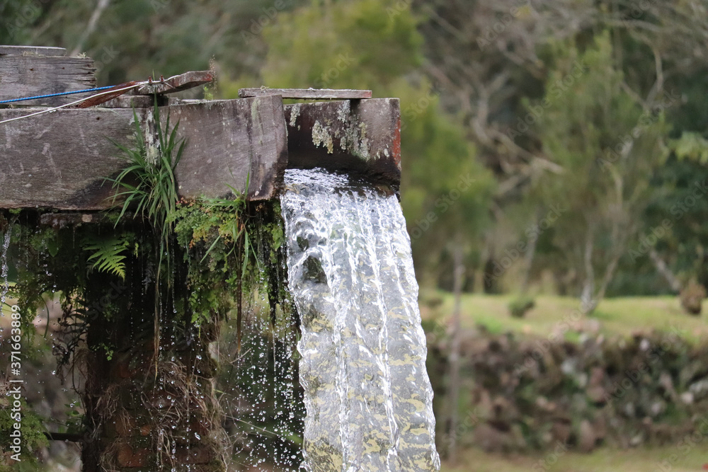 Obraz premium Water flowing