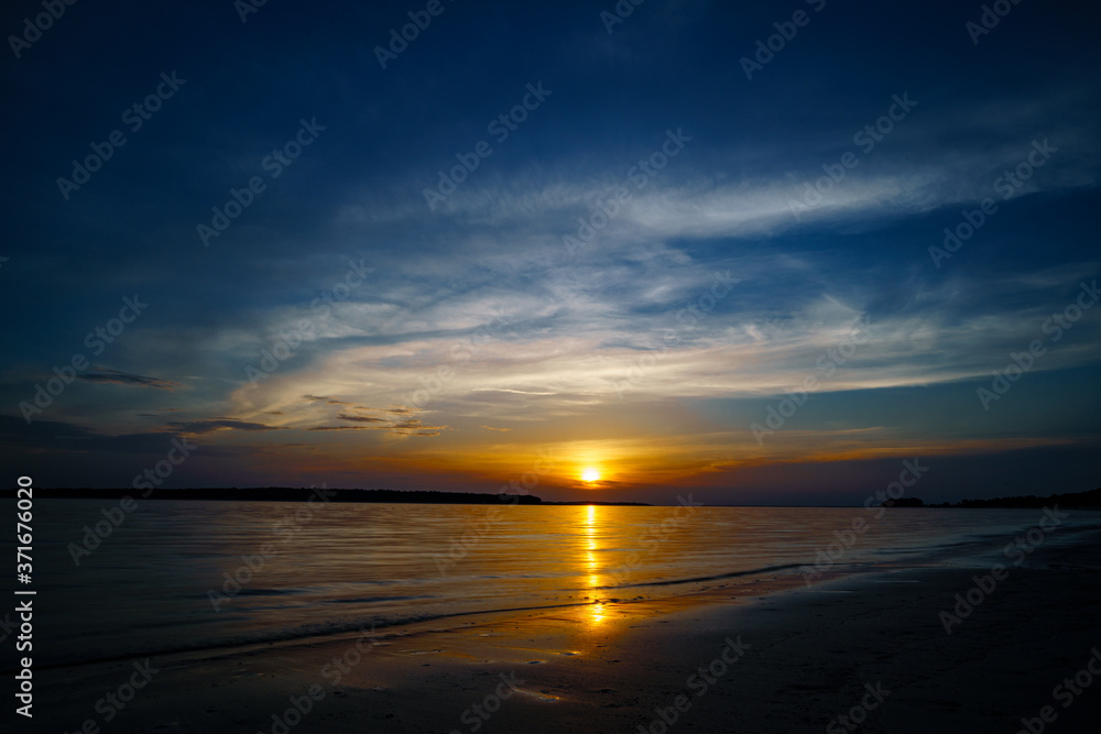 Obraz premium Sunset Over the Edisto River