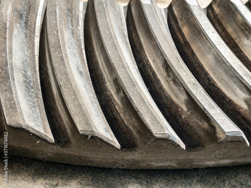 фотографія Used spiral bevel gear made from steel