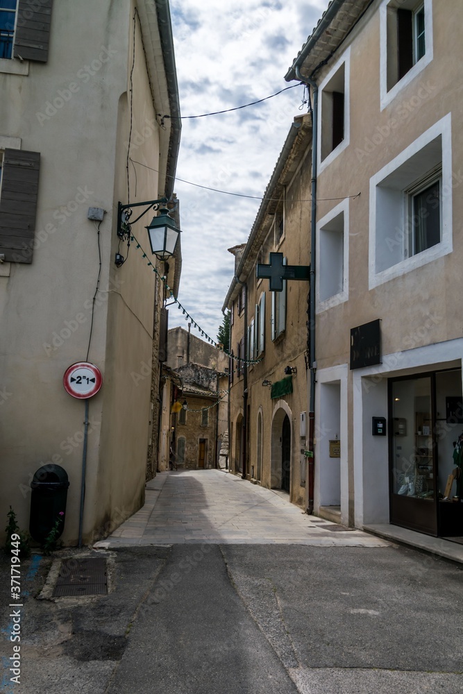 Ménerbes, village perché dans le massif du Luberon en Provence-Alpes-Côtes-d'Azur - France.	