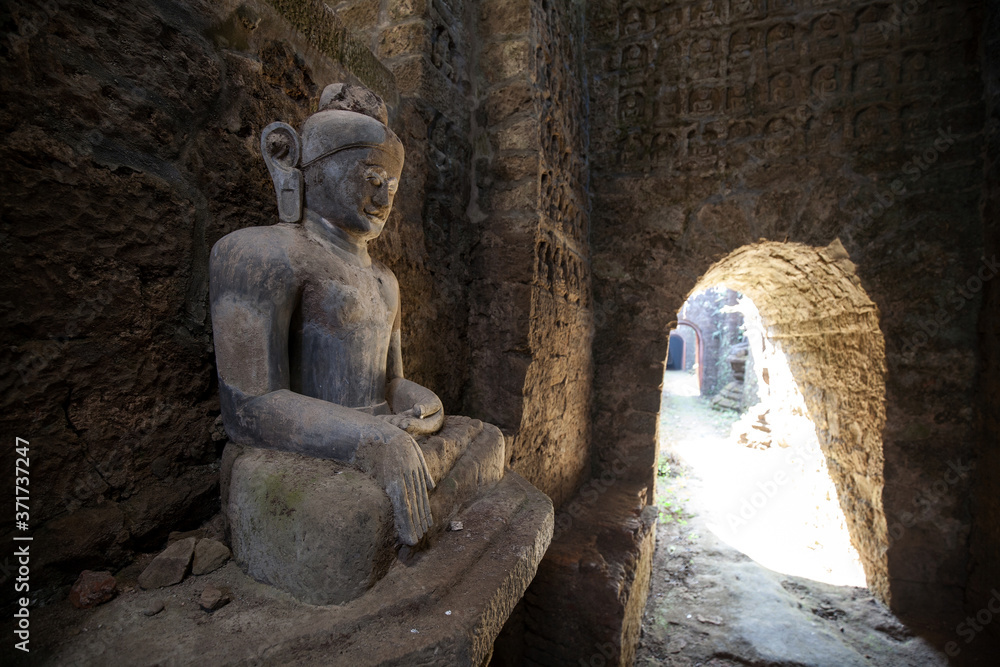 Buddha Statue at Koe Thaung Temple, Mruak-U, Myanmar