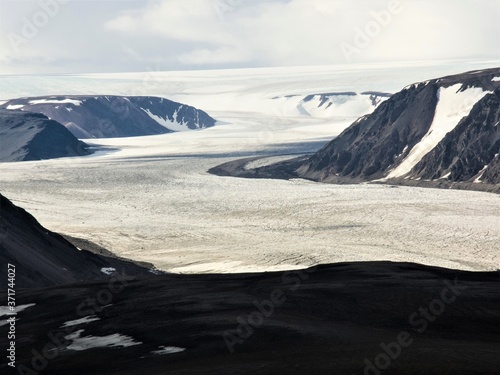 Photos Landgang während einer Cruise - Einer von über 2100 Gletschern Spitzbergens - no
