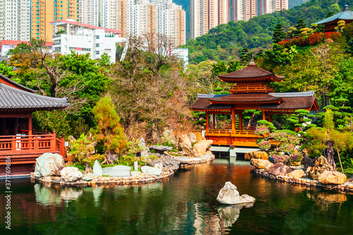 Nan Lian Chinese Garden, Hong Kong © saiko3p