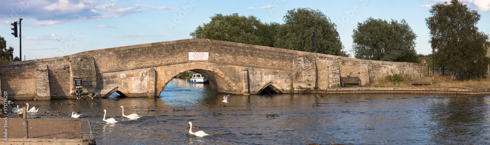 Naklejka premium View of Potter Hyam bridge, The Broads, Norfolk, UK