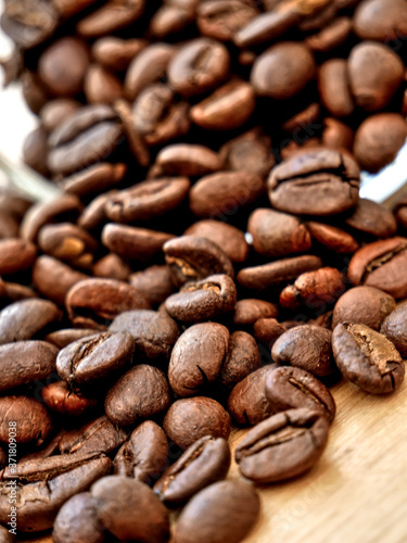 Freshly roasted coffee beans 100% Arabica.