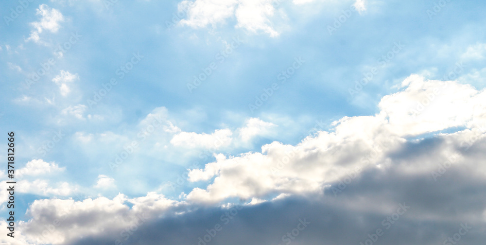 Naklejka premium Sky with clouds for background. Blue sky