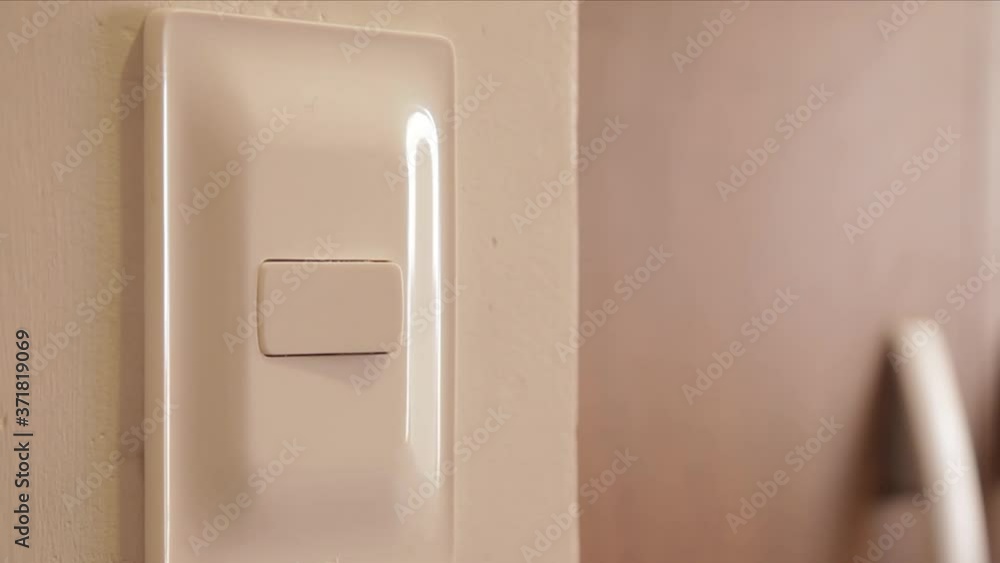 Cleaning the room light switch Cleaning the room light switch