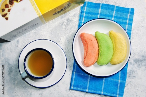 Canvas Print Banana soft cake or popular as Tokyo banana cake are being served with tea / cof