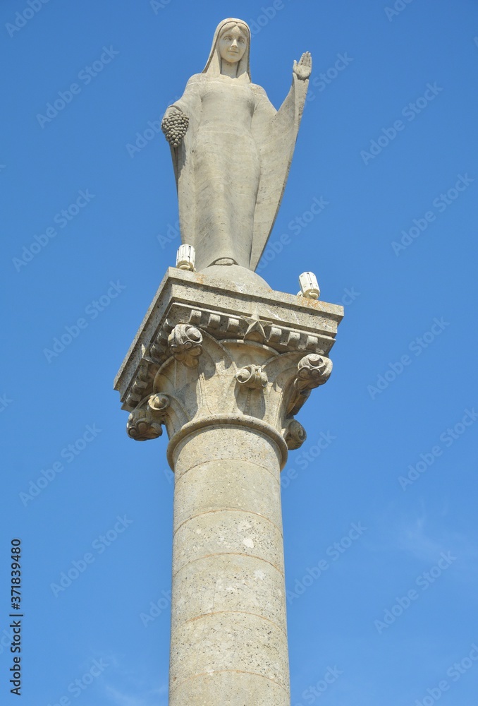 Notre Dame des Vignes, Statue de Neuville sur Seine (Aube)