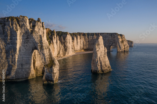 Les Falaises d'Étretat vues d'un drone