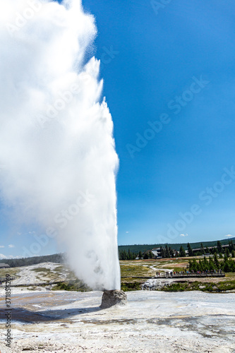 Wallpaper Mural Beehive Geyser Yellowstone National Park Torontodigital.ca