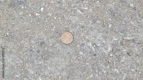 Canvastavla penny on the ground