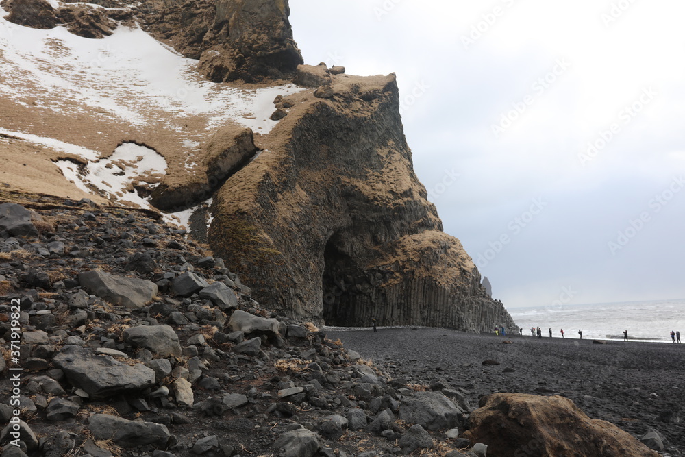 アイスランドのブラックサンドビーチ