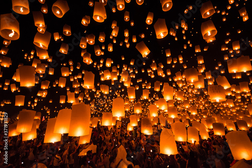 yee peng Lanna and loy krathong festivals
