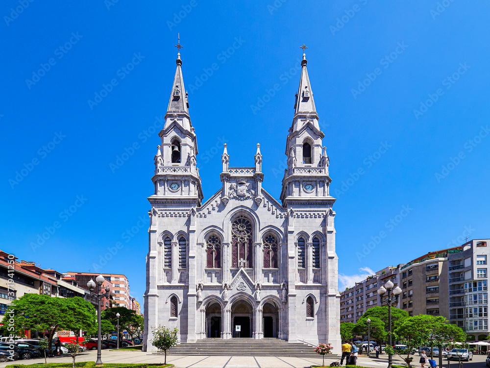 Fototapeta premium Iglesia de Sabugo, Avilés Asturias