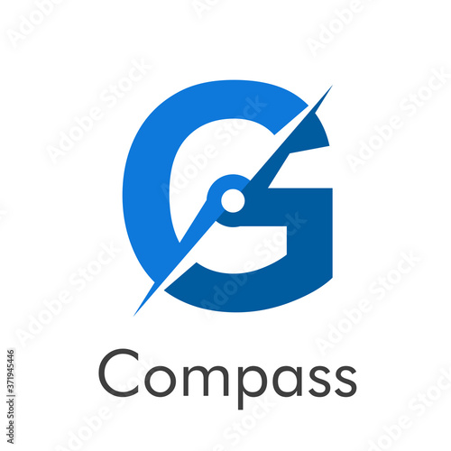Letra inicial G con flecha como logotipo de brújula en color azul con palabra Compass en color azul