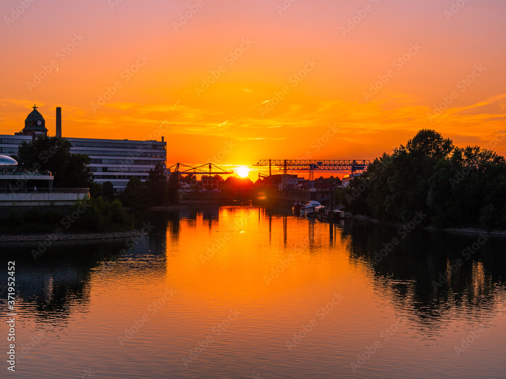 Fototapeta premium Sunset in Düsseldorf harbor