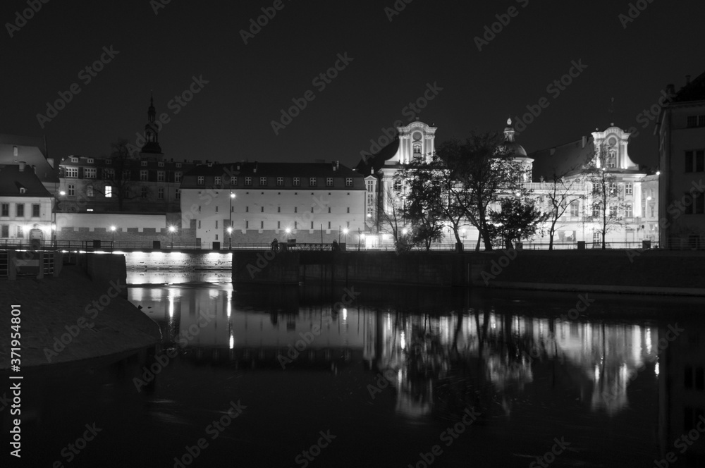 Wrocław, panorama Odry z budynkiem Ossolineum - obrazy, fototapety, plakaty 