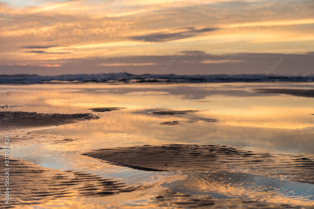 Coucher de soleil sur la plage de Donnant, à Belle-ile-en-mer, Bretagne