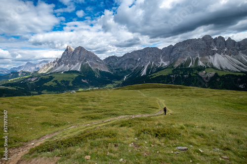 Sentiero tra le Dolomiti