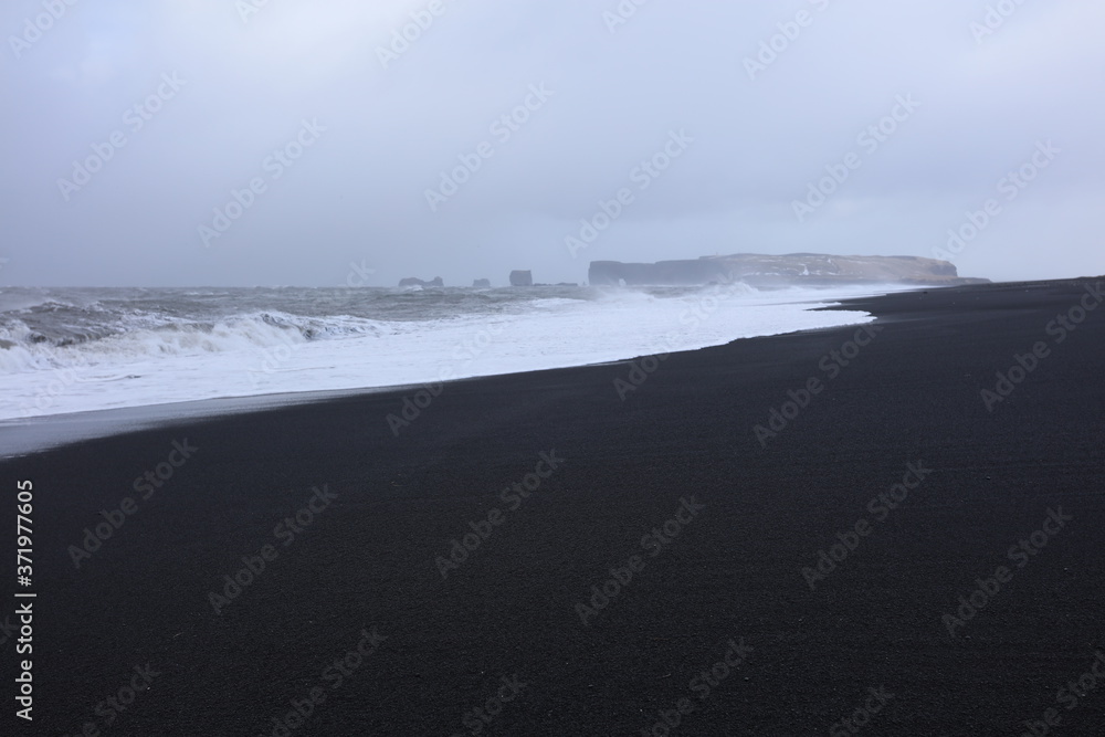 アイスランドの溶岩の風化、ブラックサンドビーチ