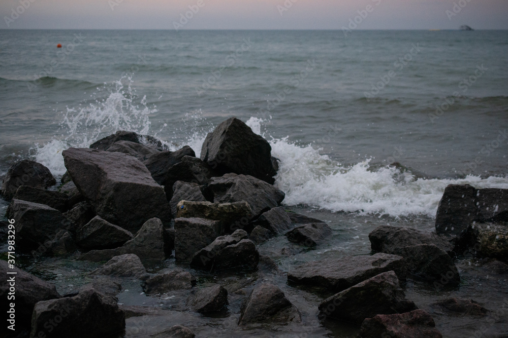 sea ​​and rocks