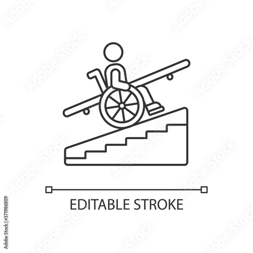Step free access linear icon. Wheelchairs and strollers access. Accessible transportation. Thin line customizable illustration. Contour symbol. Vector isolated outline drawing. Editable stroke