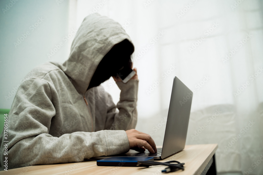 Hacker used a laptop to stolen data Hacker used a laptop to stolen data