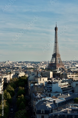 Fototapeta Naklejka Na Ścianę i Meble -  Eiffeltower over the roofs of Paris