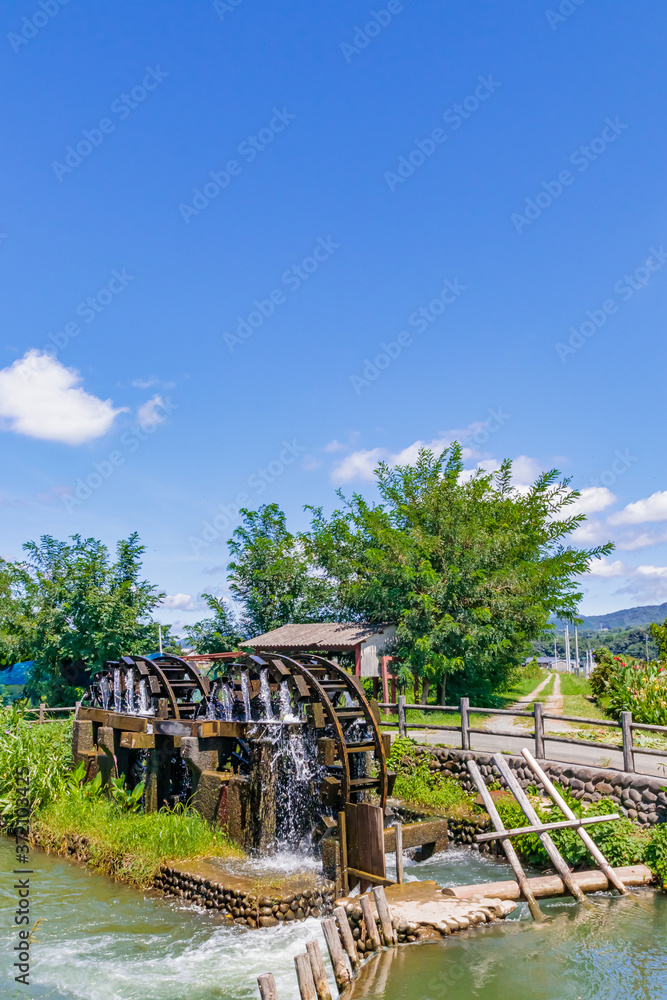 三島の二連水車(夏) 福岡県朝倉市
Double Waterwheel (summer) Fukuoka-ken Asakura-gun 三島の二連水車(夏) 福岡県朝倉市
Double Waterwheel (summer) Fukuoka-ken Asakura-gun