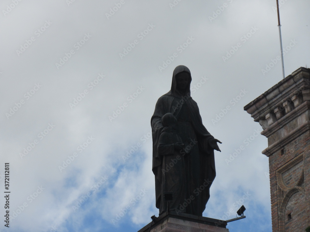 CUENCA, ECUADOR. CATEDRAL DE LA INMACULADA CONCEPCION CUENCA, ECUADOR. CATEDRAL DE LA INMACULADA CONCEPCION
