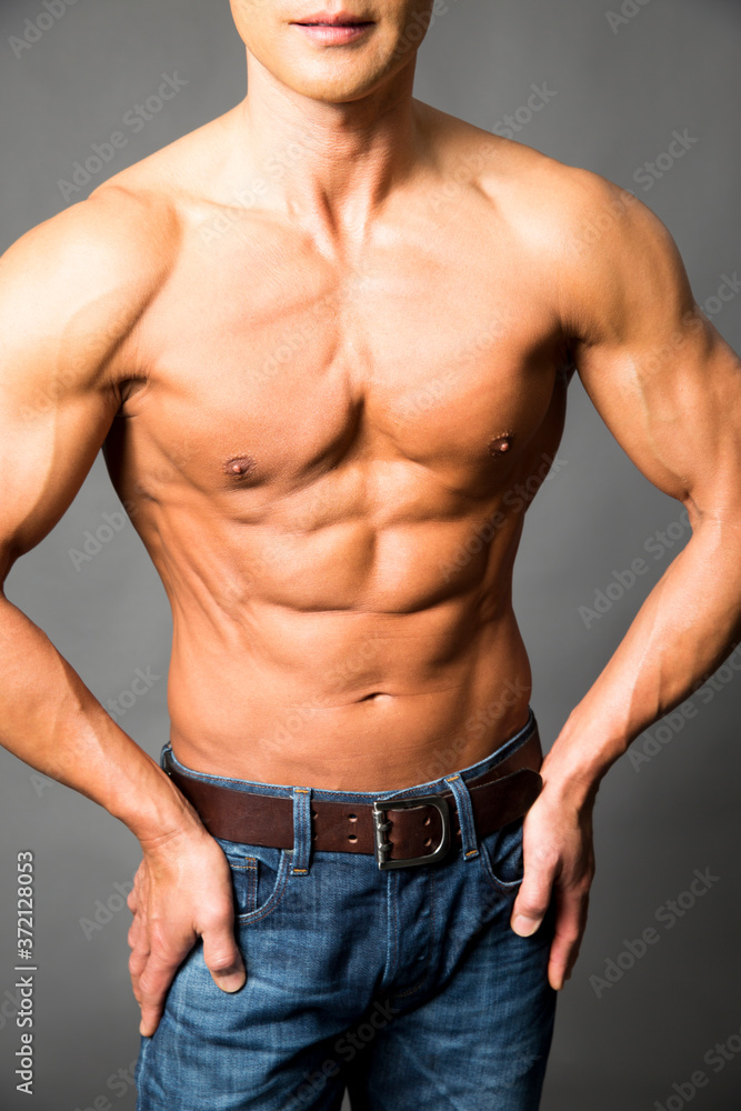 マッチョな男性 マッチョな男性