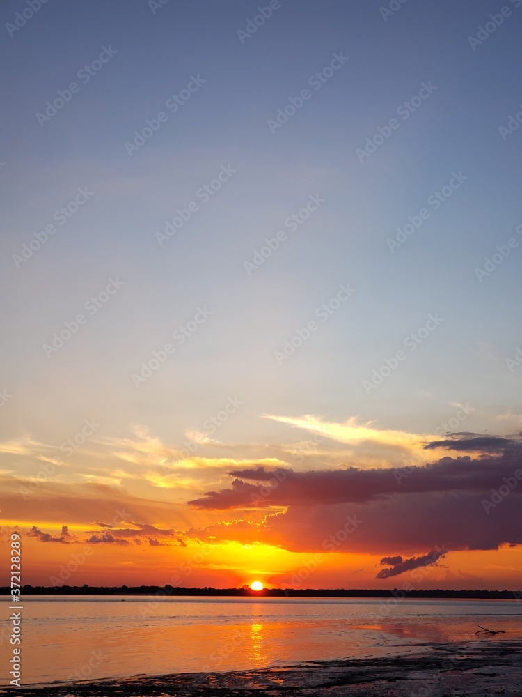 Fototapeta premium sunset over the sea