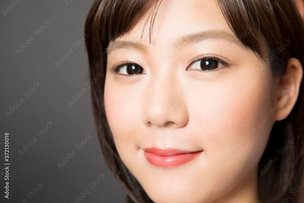 笑顔の女性 笑顔の女性