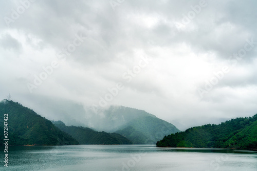 【福島県 会津】霧中の田子倉湖