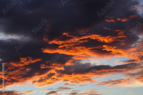 Fototapeta Naklejka Na Ścianę i Meble -  夏の綺麗な青空と鮮やかな夕焼け