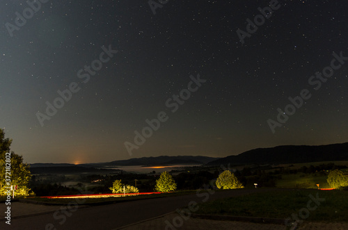 Fototapeta Naklejka Na Ścianę i Meble -  noc mgła bieszczady 