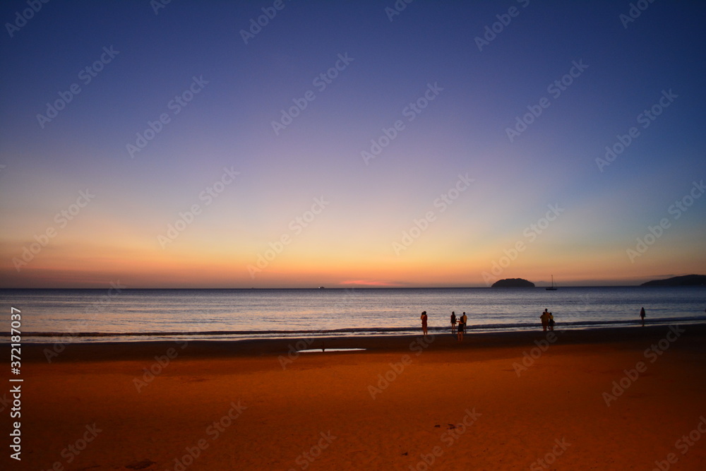Obraz premium sunset at the beach
