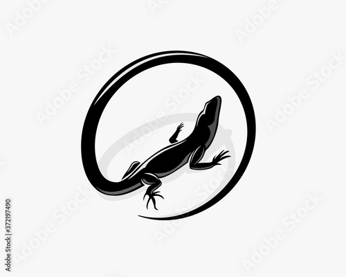 Circle iguana lizard logo icon symbol design illustration