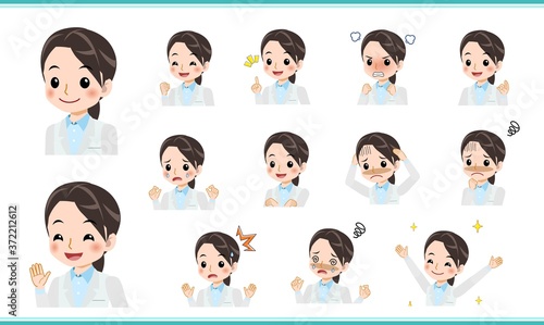 白衣を着た若い女性