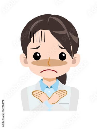 白衣の専門家の女性