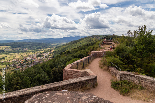 Château médiéval en ruine du Haut-Barr, sur les hauteurs de Saverne, dans le Bas-Rhin (Alsace)