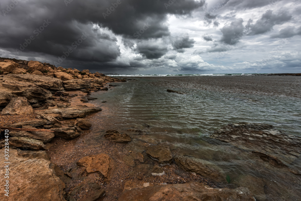 Obraz premium Huge thundercloud over the sea