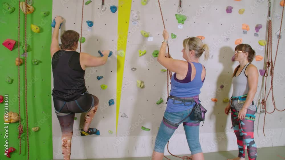 Indoor Climbing class with female instructor Indoor Climbing class with female instructor