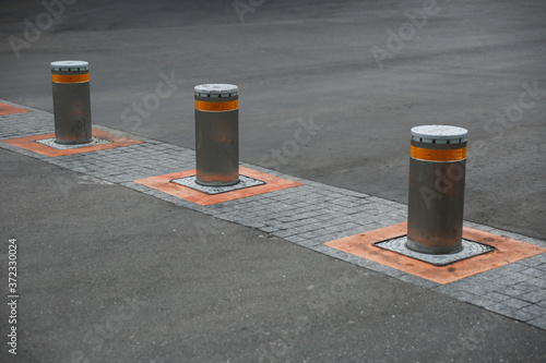 Принти на полотні automatic bollards on the road