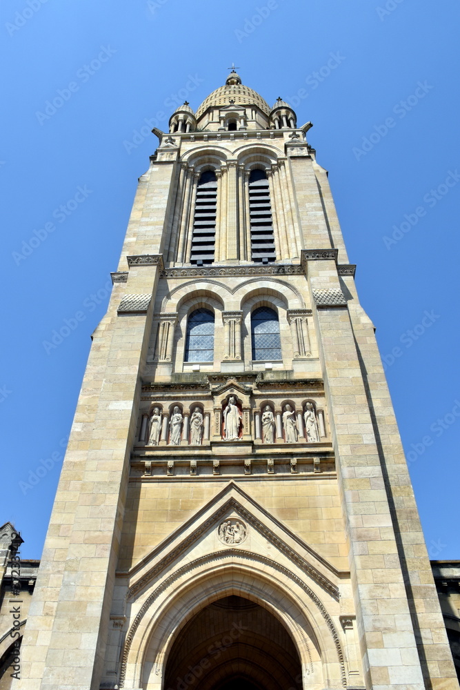 Fototapeta premium Kirche beim Botanischen Garten in Bordeaux