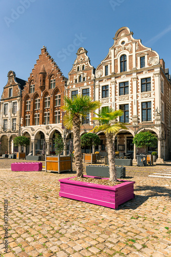 Arras, Pas-de-Calais. Façades et places de la ville.