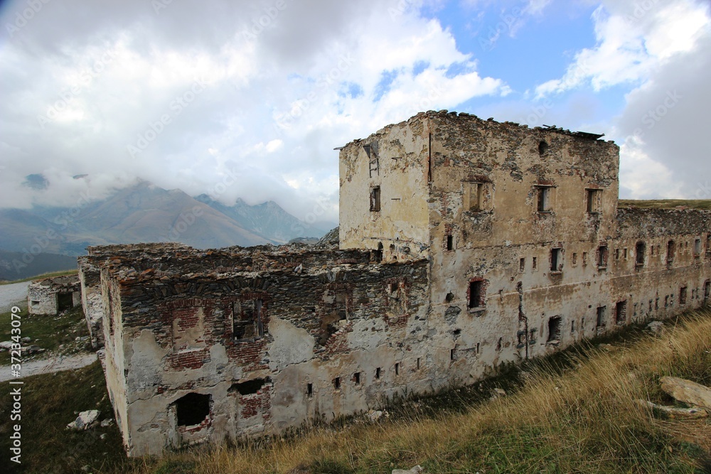 Ruine in den Alpen