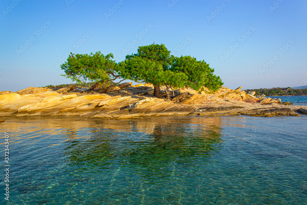 Φωτογραφία tropic picturesque landscape nature photography scenic view of sea bay rocky sma