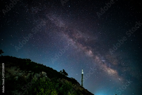 산 위에 은하수